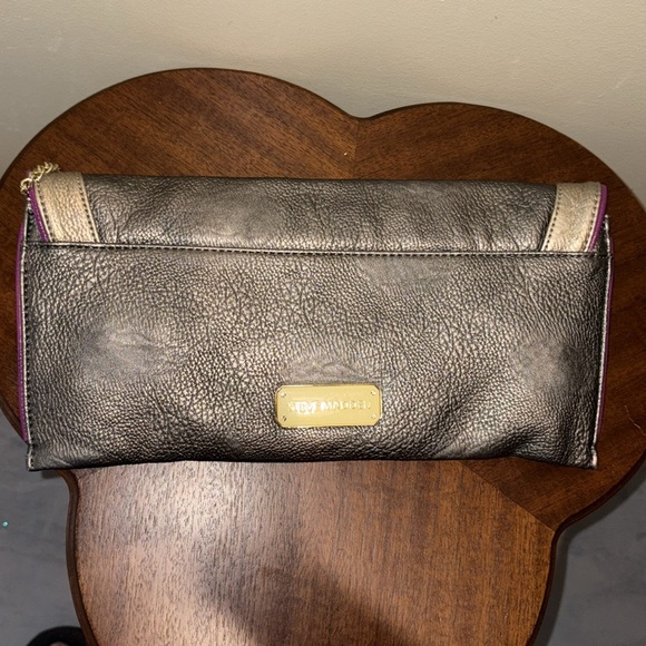 Steve Madden  Clutch Crossbody bag Vegan Leather Raspberry steel & gold metallic - Picture 7 of 14